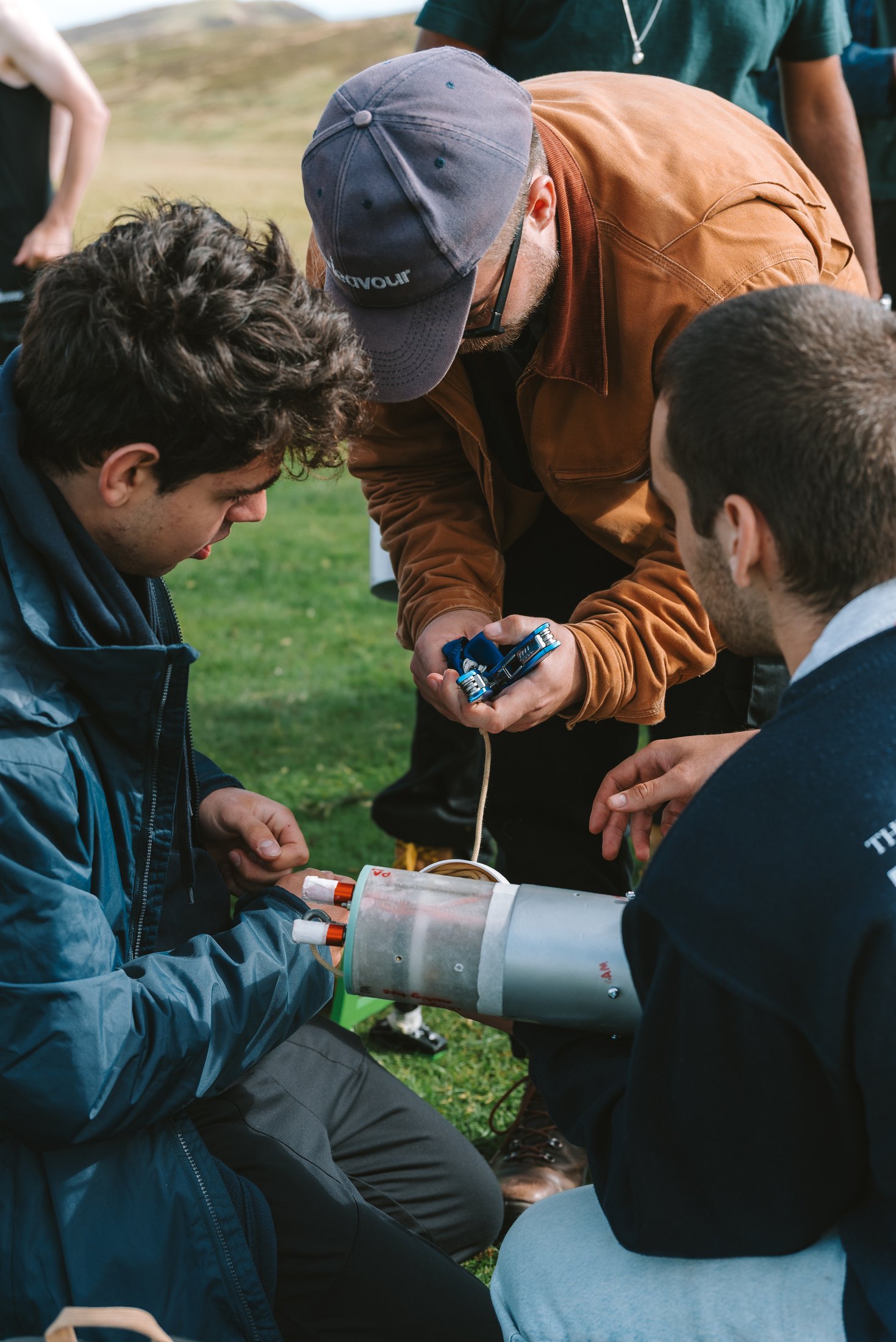 Endeavour members integrating hardware into the Shredder airframe